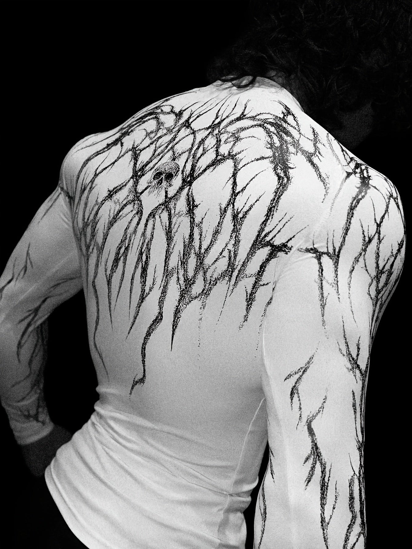 BreatheDivinity Compression Long Sleeve – Quick-Dry Muscle Fit (S–XXL)  If you want even shorter / more aggressive: