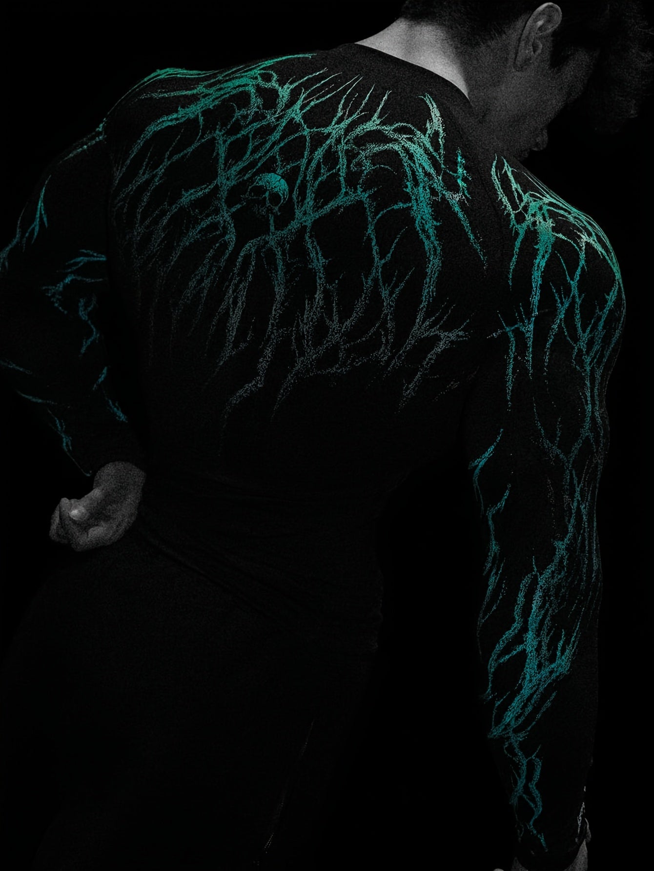 BreatheDivinity Compression Long Sleeve – Quick-Dry Muscle Fit (S–XXL)  If you want even shorter / more aggressive: